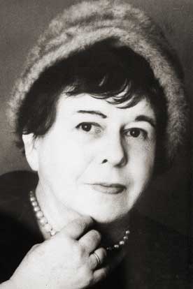 Photo of Dawn Powell in a fur hat